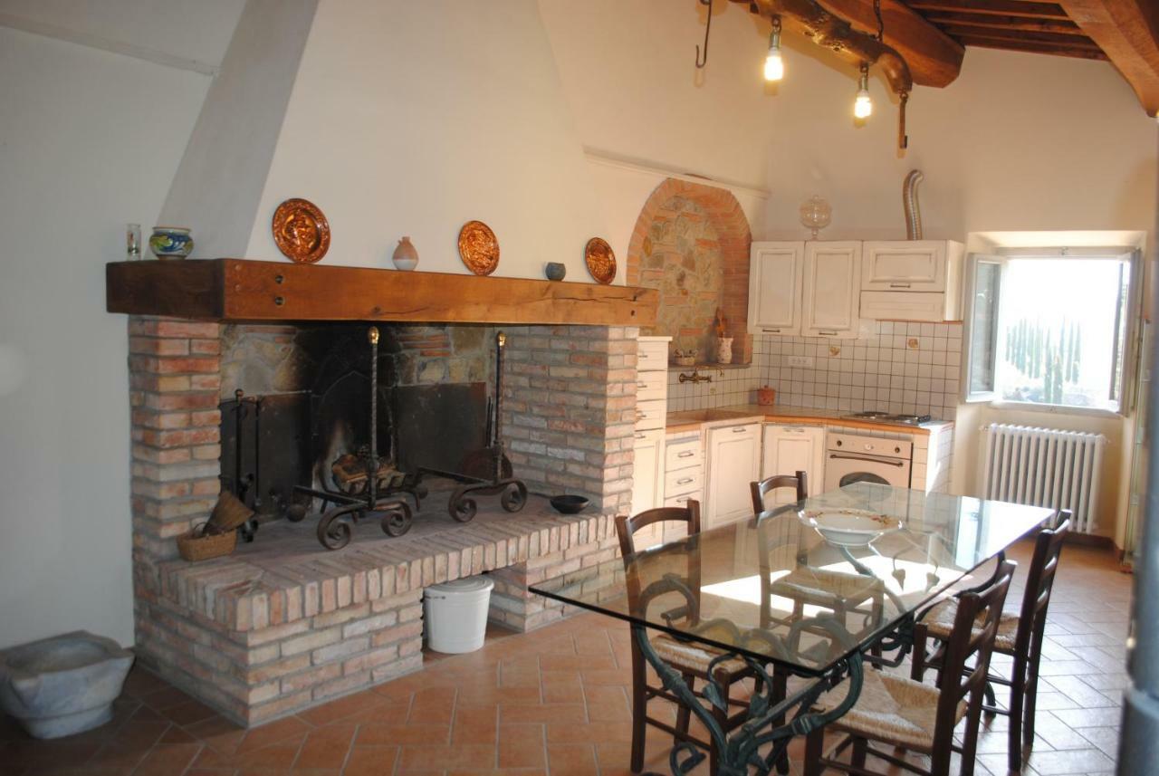 Agriturismo Fattoria Di Malavolta Florença Exterior foto